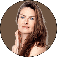 Romantisch koppel dat een rustige, liefdevolle moment deelt